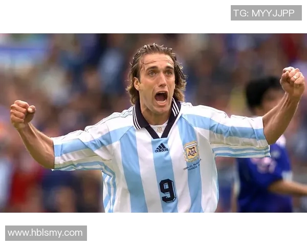 国际足球巨星赛场内外的辉煌历程与永恒影响力解析