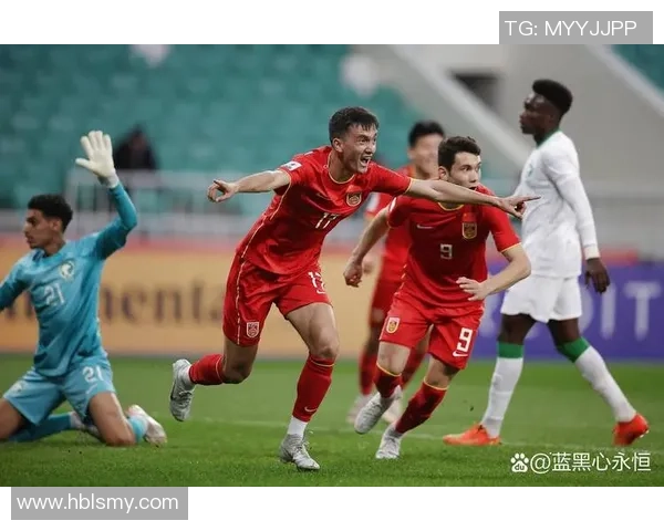 中国足球新星李吉宁崭露头角 展现出色技术与潜力的未来之星